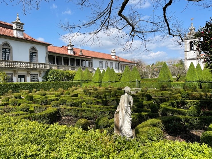 Casa dos Condes de Santar e Magalhães